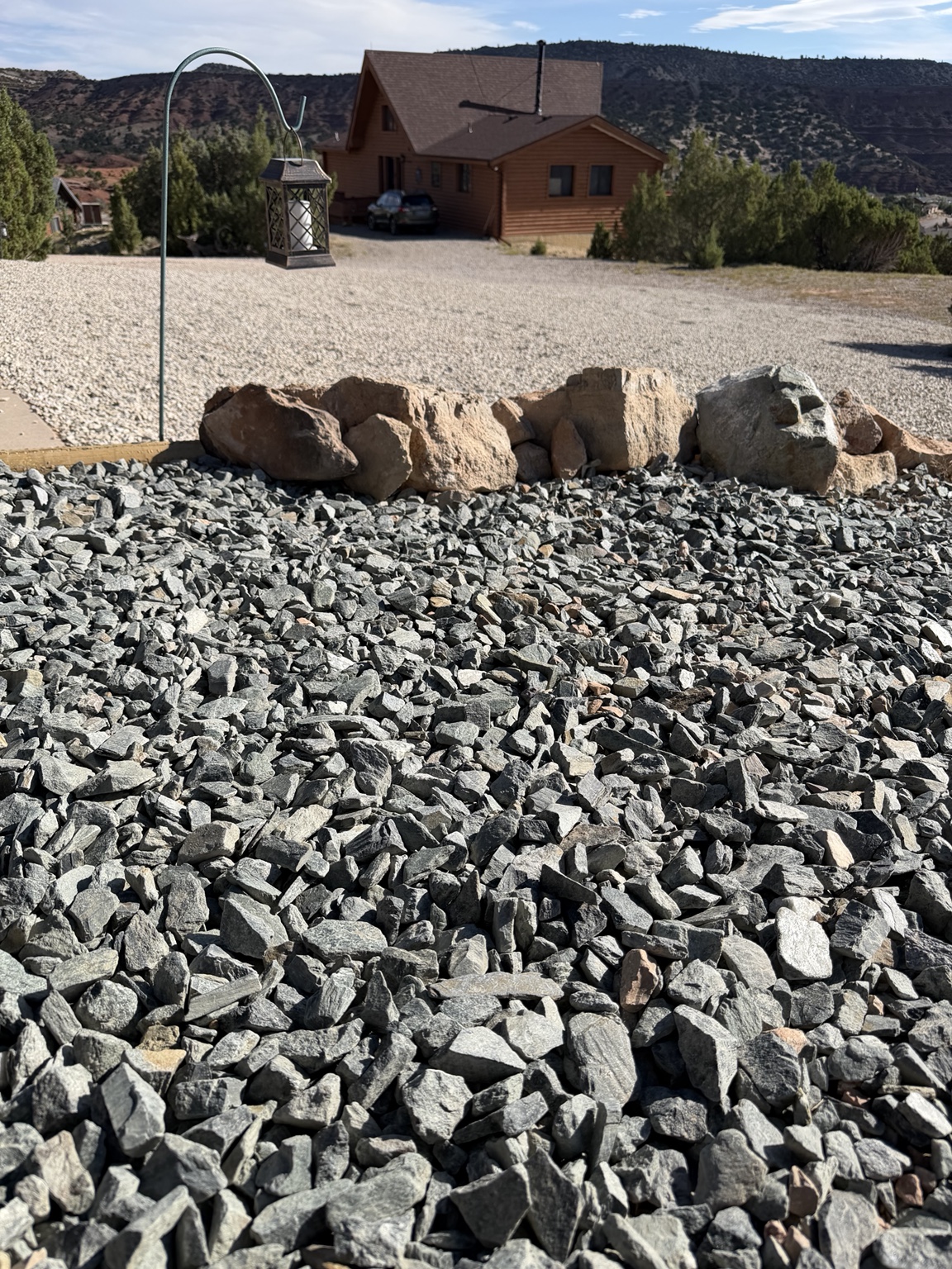 Decorative rock hardscape